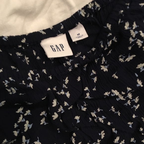 Cute as a flower top! - Picture 7 of 7